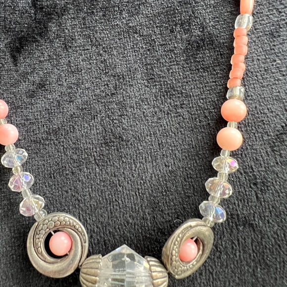 Peach and crystal necklace - Picture 4 of 4